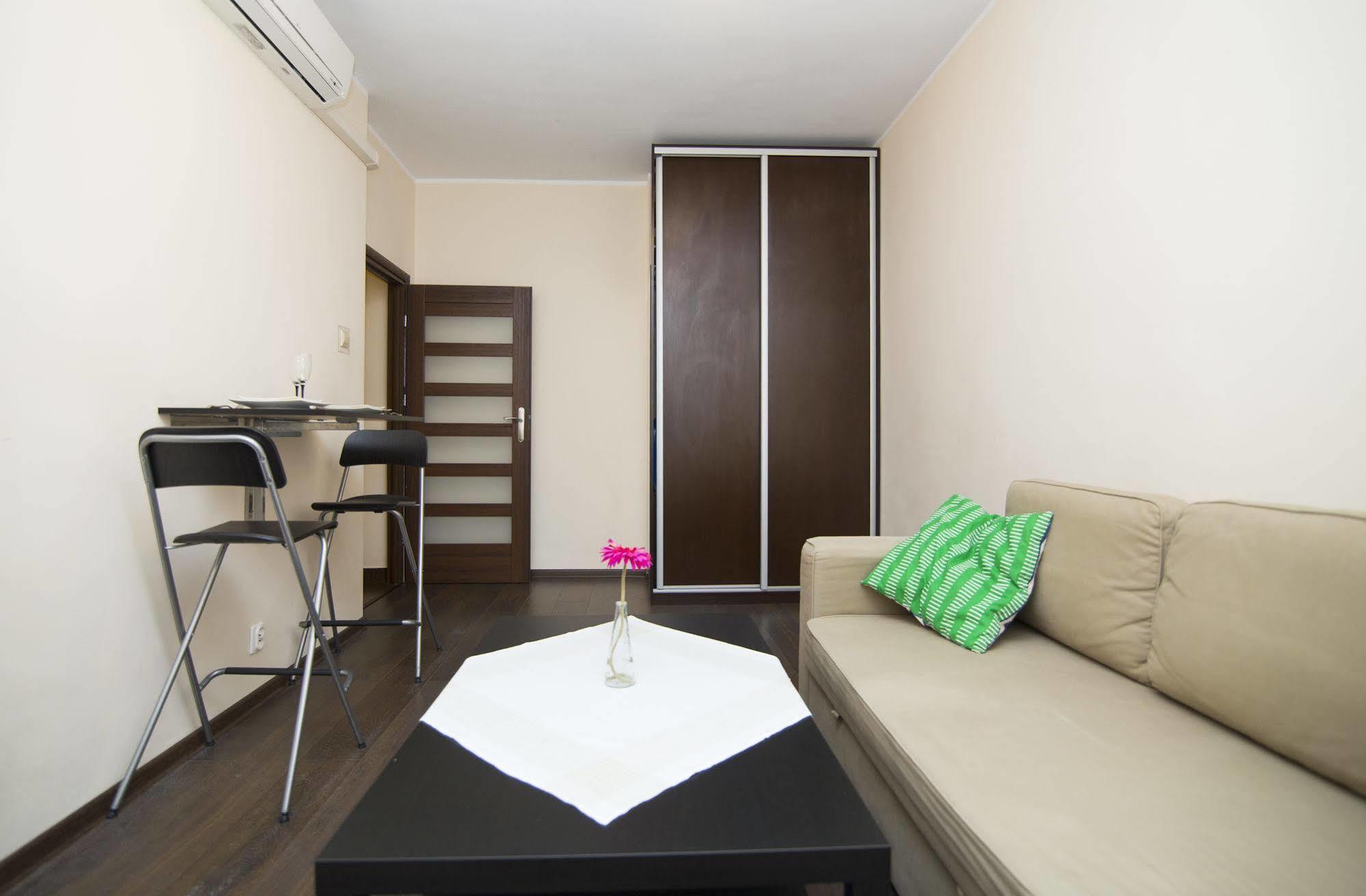 Rent A Flat Apartments - Korzenna St. غدانسك المظهر الخارجي الصورة